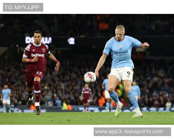 哈兰德库尔图瓦齐聚社媒评论区引发热议左右为男名场面再度回顾